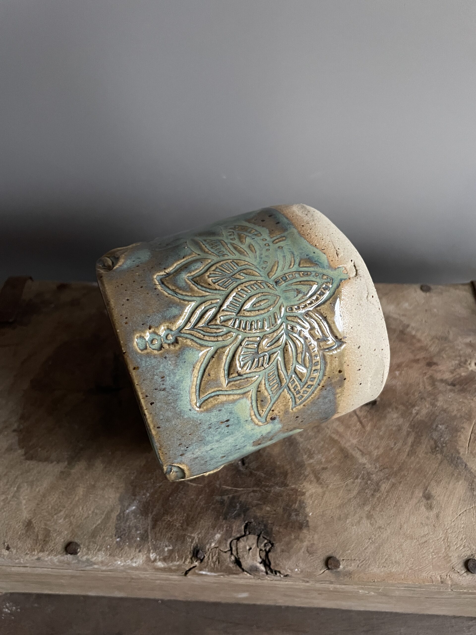 Lotus Becher grün handgemacht getöpfert yoga meditation achtsamkeit Lotus Becher grün handgemacht getöpfert yoga meditation achtsamkeit