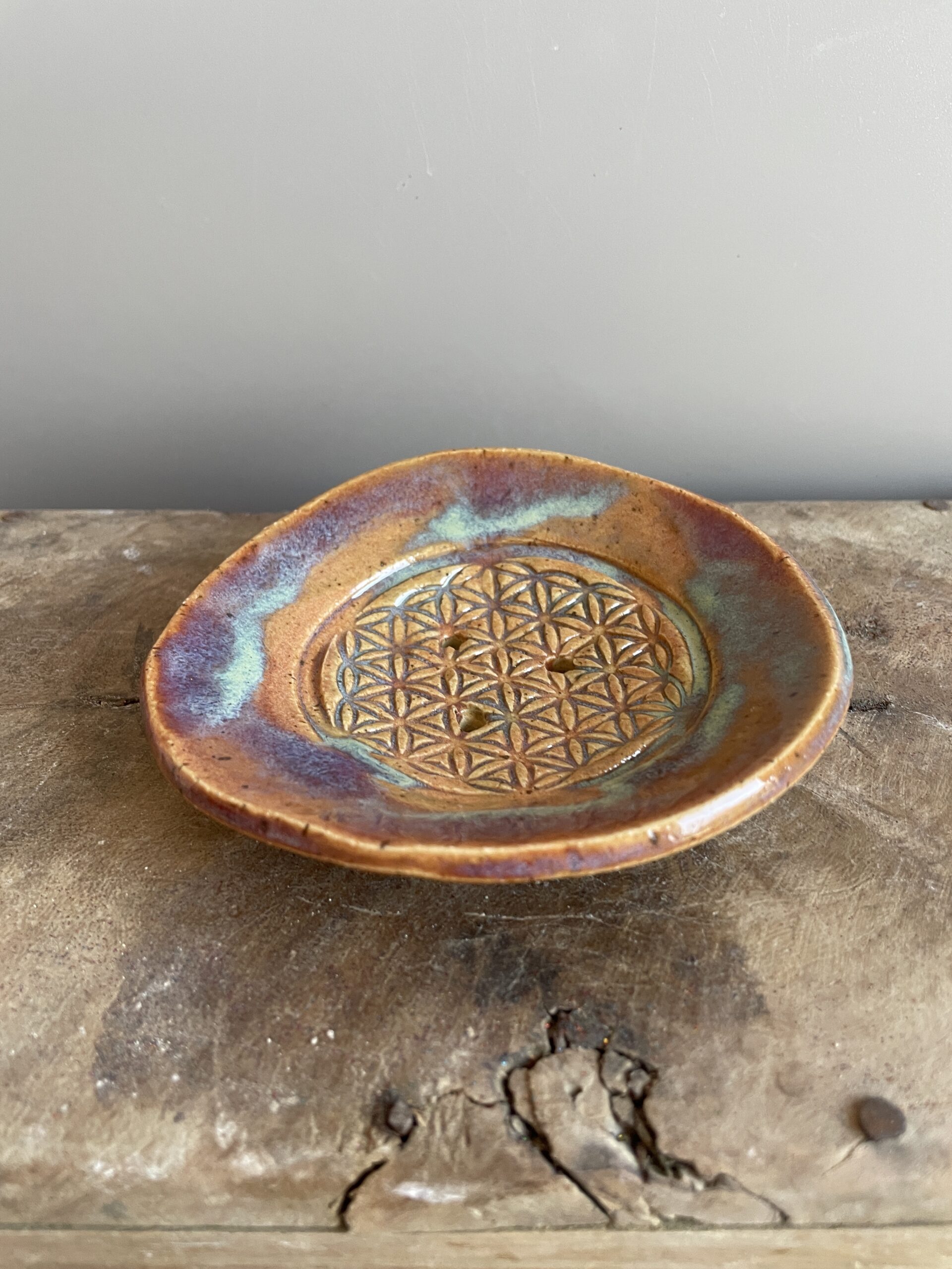 Seifenschale Keramik handgemacht Blume des Lebens Bad feste Seife nachhaltig bio öko plastikfrei Seifenschale Keramik handgemacht Blume des Lebens Bad feste Seife nachhaltig bio öko plastikfrei