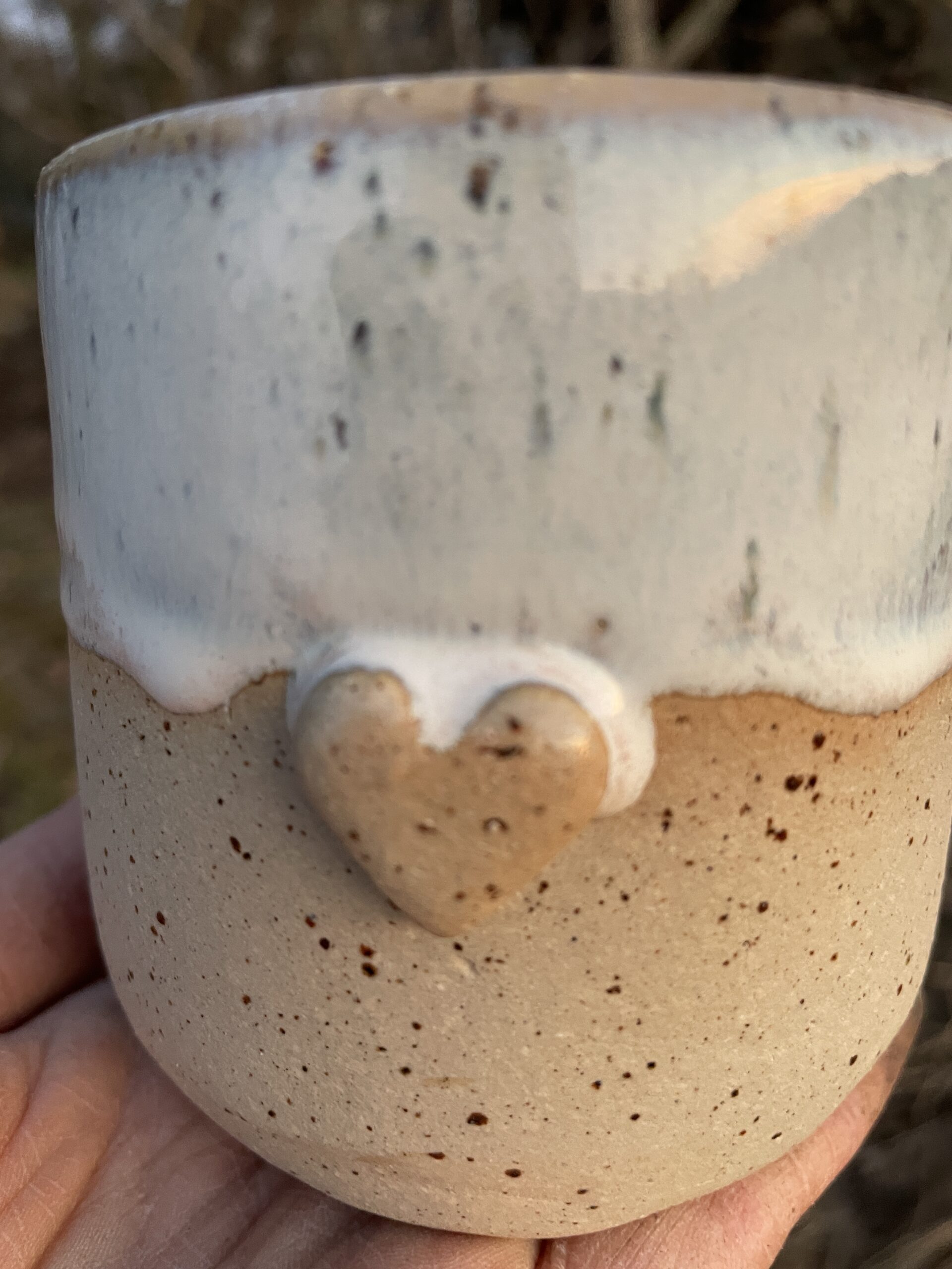 Becher Herz getöpfert handgemacht Keramik weiß landhaus boho Geschenk Frau Becher Herz getöpfert handgemacht Keramik weiß landhaus boho Geschenk Frau