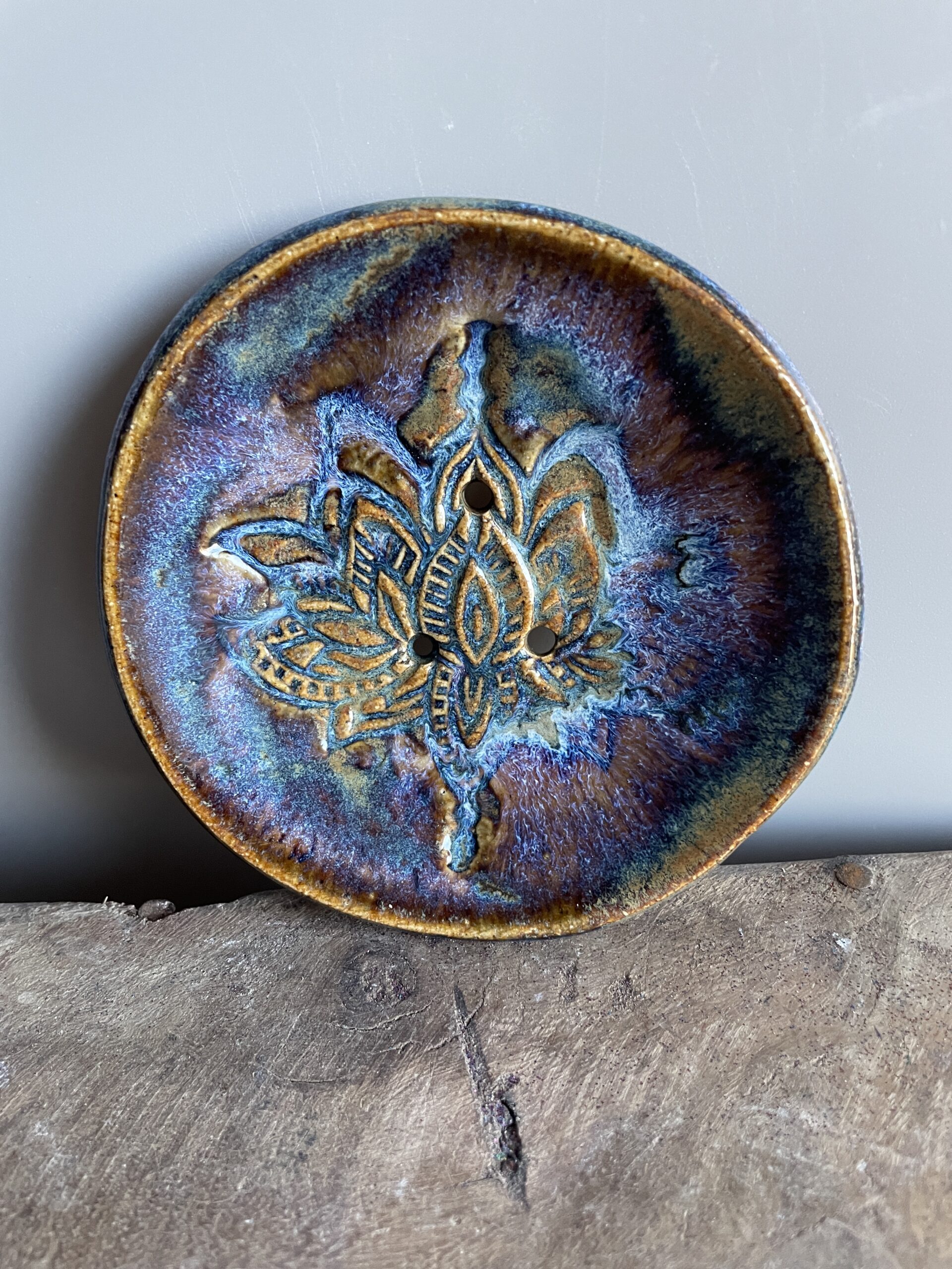 seifenschale mit ablauf keramik handgemacht getöpfert blau Lotus Design boho vintage seifenschale mit ablauf keramik handgemacht getöpfert blau Lotus Design boho vintage