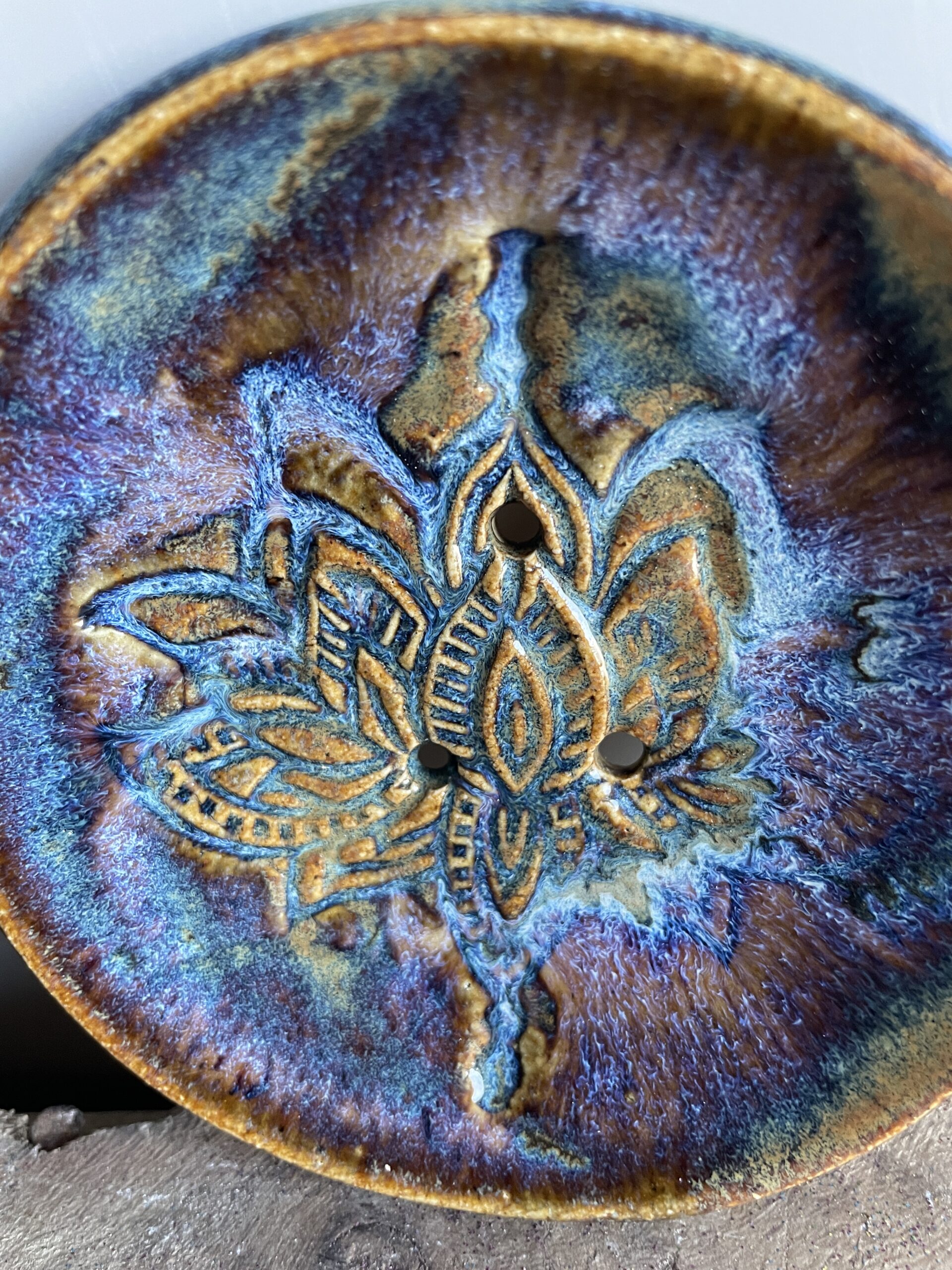 seifenschale mit ablauf keramik handgemacht getöpfert blau Lotus Design boho vintage seifenschale mit ablauf keramik handgemacht getöpfert blau Lotus Design boho vintage