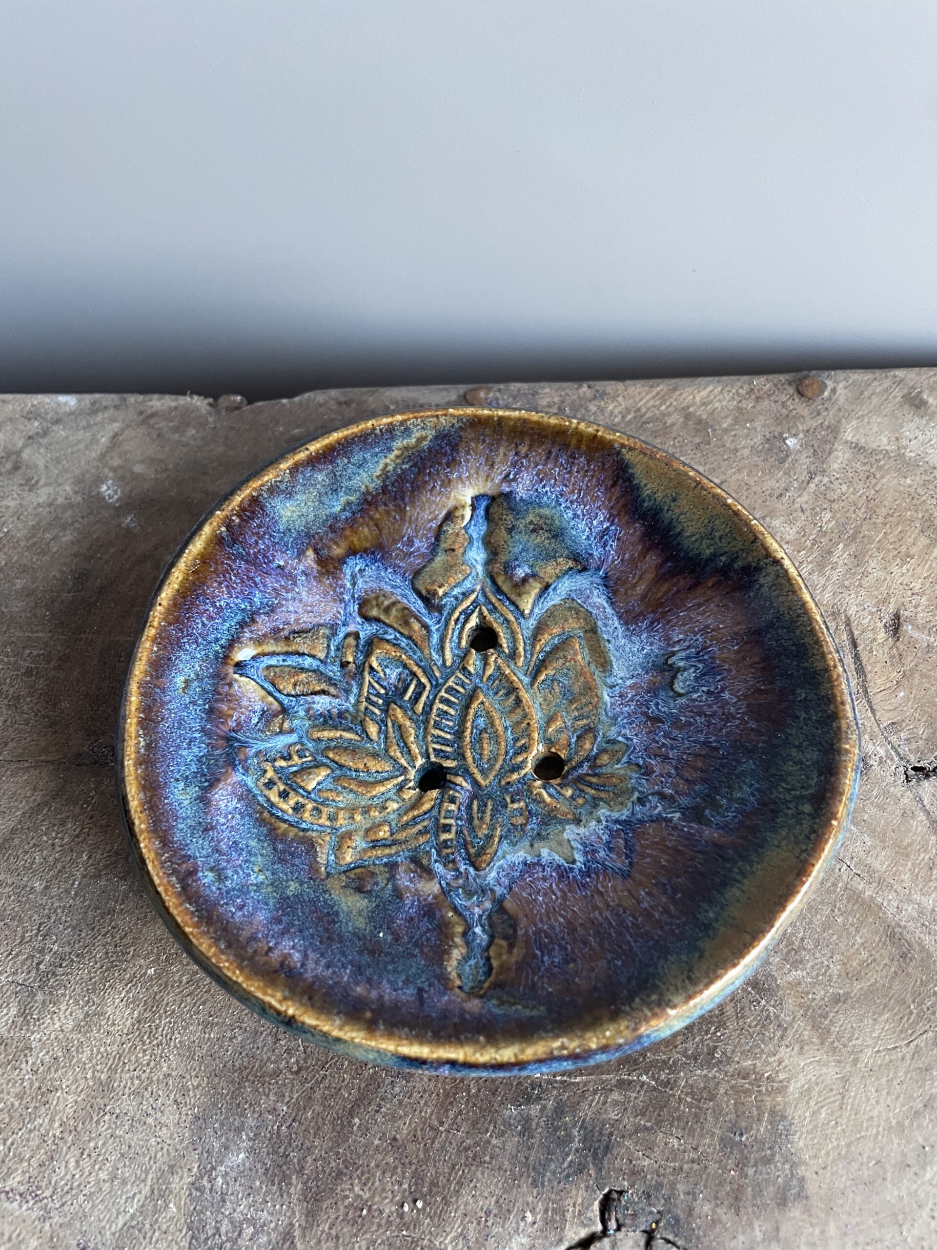 seifenschale mit ablauf keramik handgemacht getöpfert blau Lotus Design boho vintage seifenschale mit ablauf keramik handgemacht getöpfert blau Lotus Design boho vintage