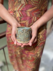 Ritualbecher für Kakaozeremonien handgemachtes Geschenk für Yoga-Lehrerin“, „spirituelles Geschenk Yogalehrerin“, „Keramik Geschenk Yoga Geschenk für Yogalehrerin Lotus Becher