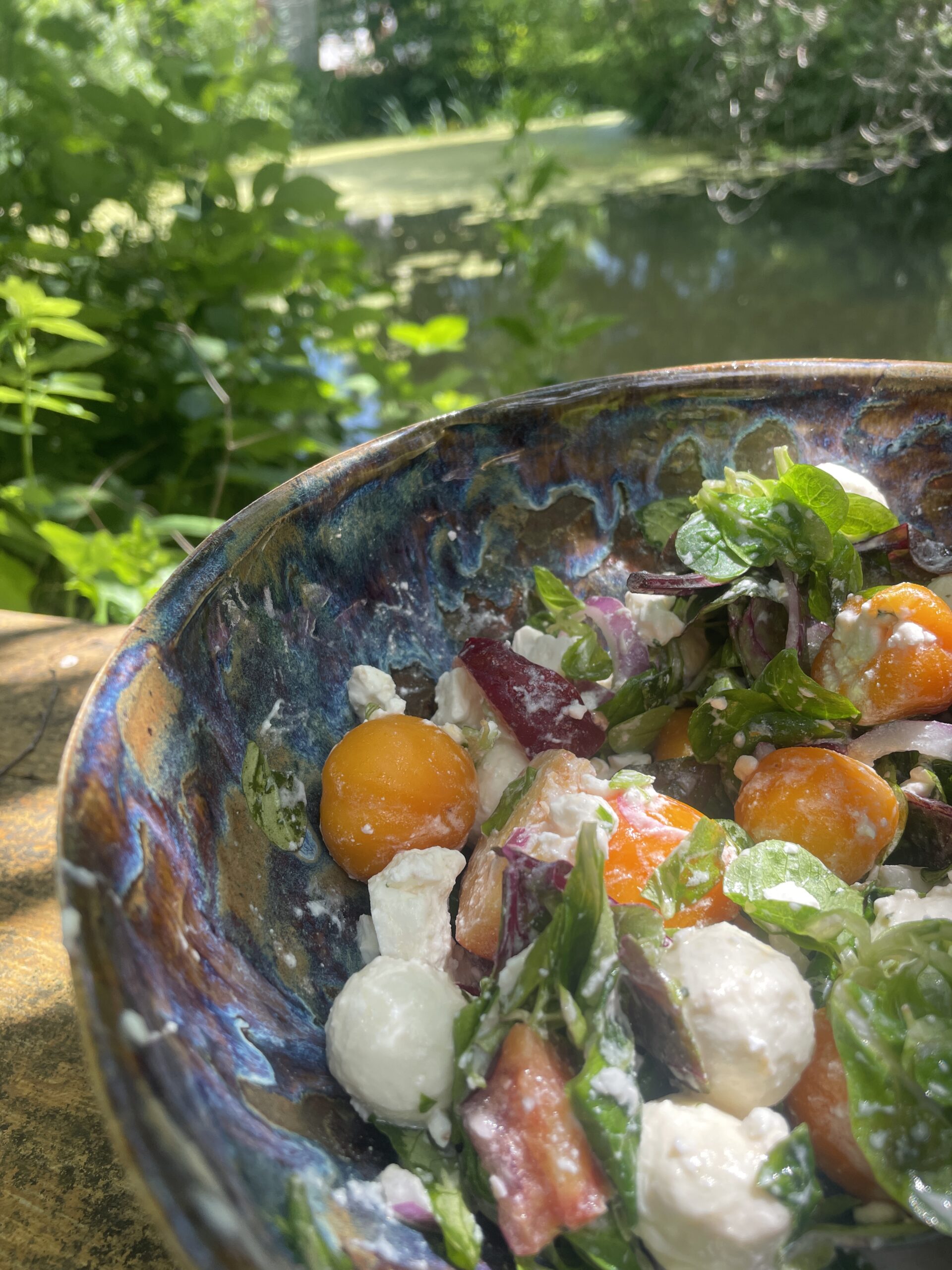 große Keramik Schale handgemacht als Salatschüssel und Obstschale große Keramik Schale handgemacht als Salatschüssel und Obstschale